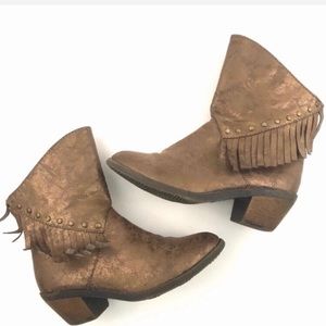 Stevies Metallic Fringe Boot size 1